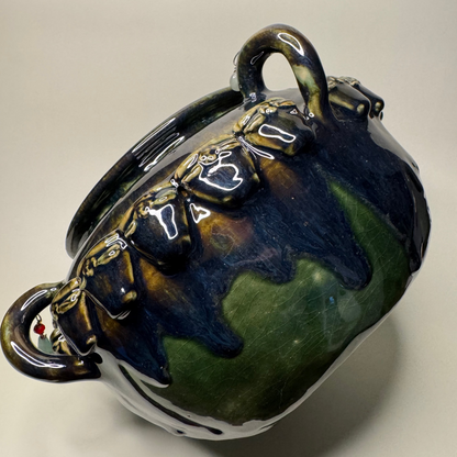 Jaded vase