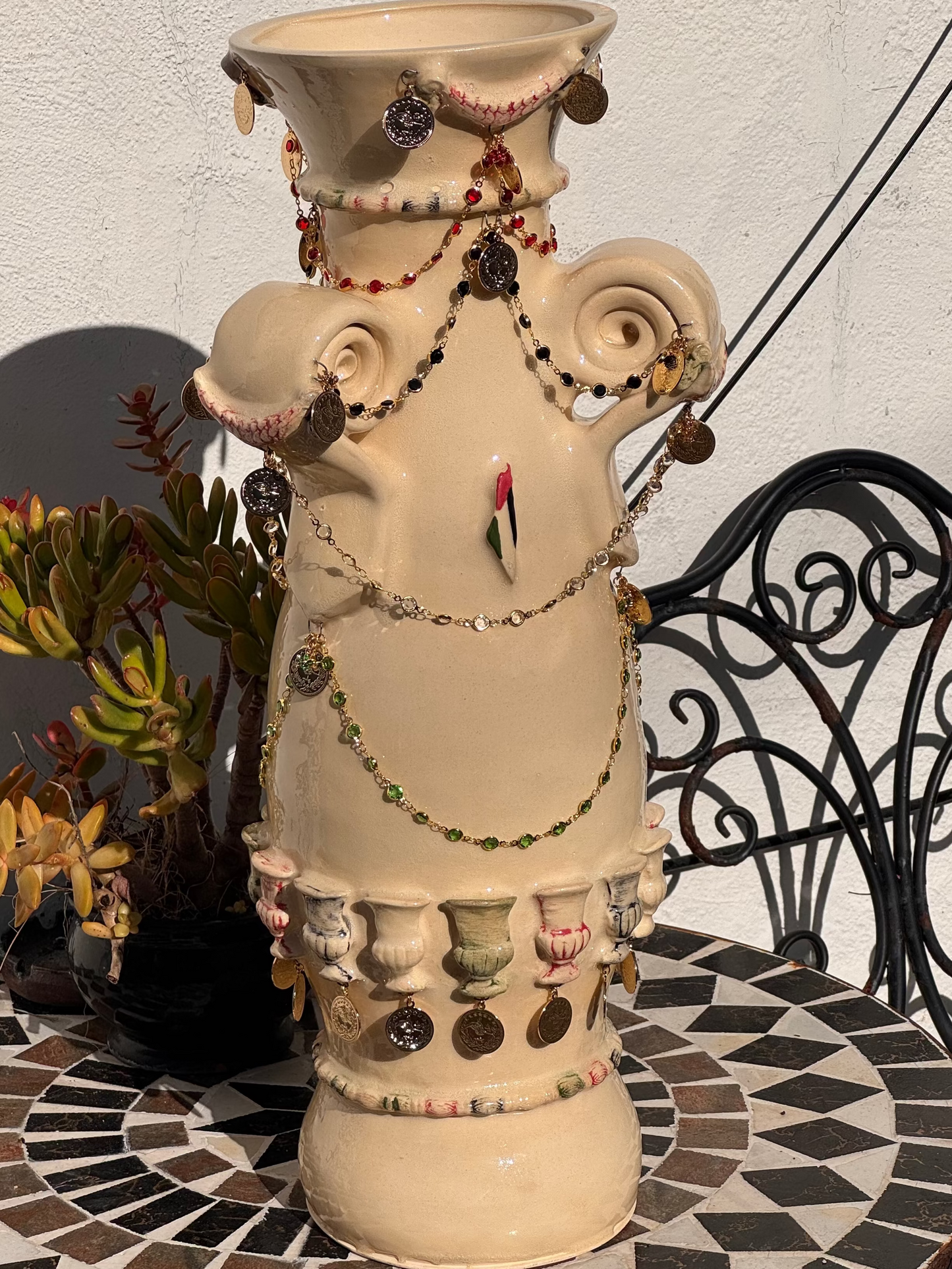 Hennat Al Aroos Vase