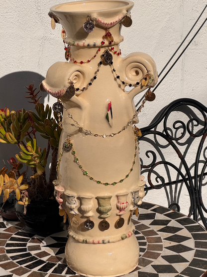 Hennat Al Aroos Vase