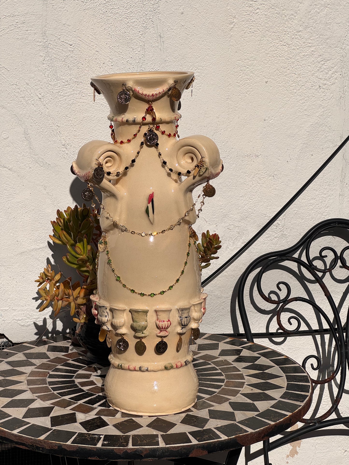 Hennat Al Aroos Vase