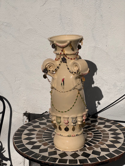 Hennat Al Aroos Vase