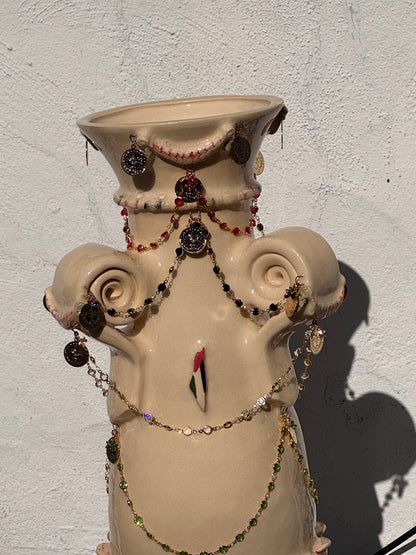 Hennat Al Aroos Vase